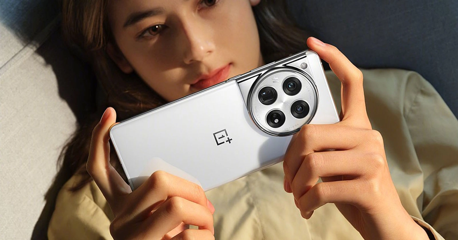 يأتي OnePlus 13 بأخبار جيدة وسيئة: تم الكشف عن البطارية والكاميرا!